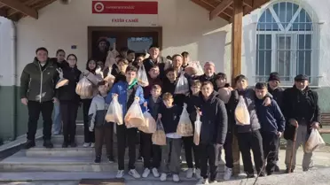 Lapseki'de Öğrencilerden Ramazan İkramı