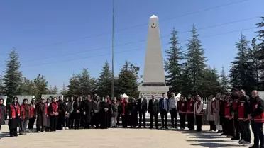 Malatya'da devlet korumasındaki çocuklar şehitliği ziyaret etti