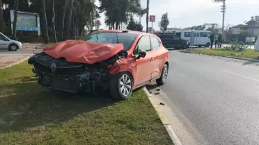 Manavgat'ta Trafik Kazası: 2 Yaralı