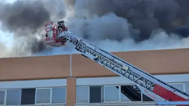 Akhisar'da Şekerleme Fabrikasında Yangın