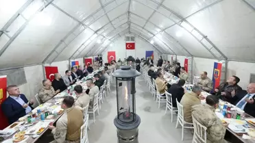 Mardin Valisi Tuncay Akkoyun Nusaybin'de Güvenlik Güçleriyle İftarda Buluştu