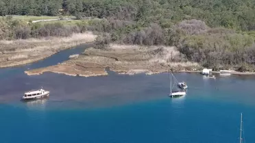 Marmaris'te Deniz Suyu 5 Metre Çekildi