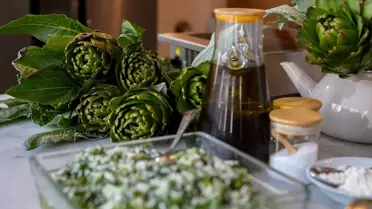 İzmir'in Zeytinyağlı Enginar Dolması