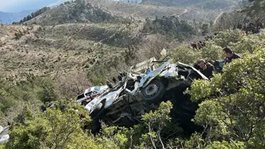 Tarım İşçilerini Taşıyan Minibüs Devrildi: 3 Ölü, 11 Yaralı