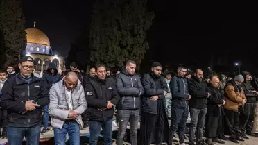Mescid-i Aksa'da İlk Teravih Namazı