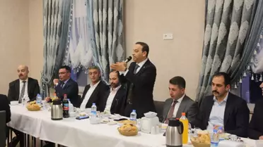 MHP'li Özyürek Zara'da İftarda Partililerle Buluştu