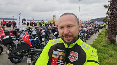 Motosiklet tutkunları Gelibolu Yarımadası'nda şehitlere saygı için buluştu