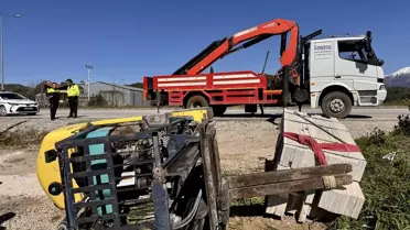Forklift Devrildi, Sürücü Ağır Yaralandı