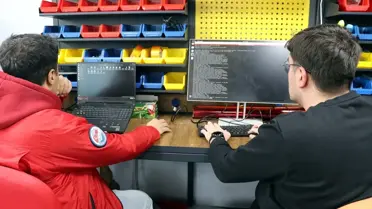 Mühendis adayları geliştirdikleri deniz aracıyla Norveç'te yarışacak