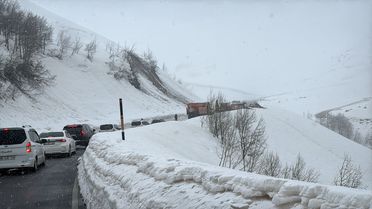 Muş-Kulp Yolunda Çığ Temizliği