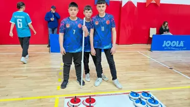 Niğde'de Floor Curling Müsabakaları Başladı