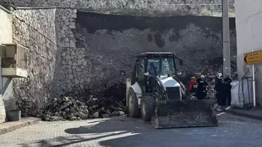 Niğde Kalesi'nde Çöken İstinat Duvarı