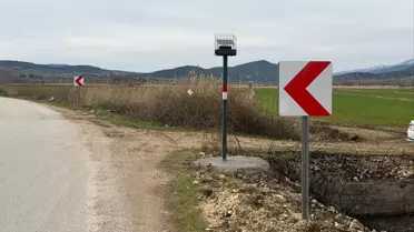 Niksar'da Trafik Güvenliği İçin Uyarı Lambası