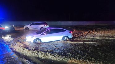 Ödemiş'te Şiddetli Yağış Yolu Kapadı
