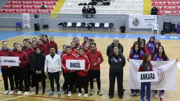 Yozgat'ta Voleybol Yıldızlar Yarı Final Başladı