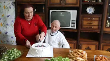 102 Yaşına Giren Hüseyin Aydoğan'ın Doğum Günü Kutlandı