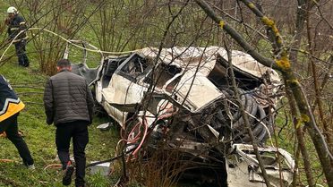 Korgan'da Minibüs Devrildi: 2 Yaralı