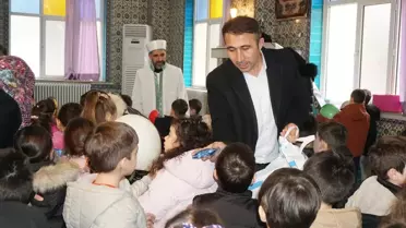 Anaokulu Öğrencilerinden Camide Ramazan Etkinliği