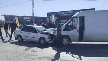 Kadirli'de Minibüsle Çarpışma: Bir Yaralı