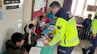 Özalp'ta Öğrencilere Trafik Eğitimi