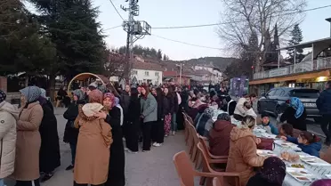 Karaköy'de 750 Kişilik İftar Programı Düzenlendi