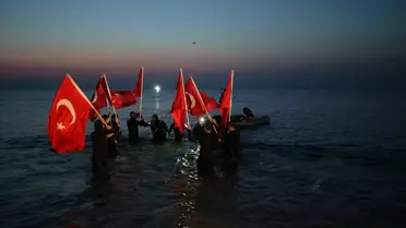 Profesyonel dalgıç, 18 Mart anısına Anzak Koyu'nda 'dünya rekoru' kırdı