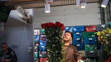 Kadınlar Günü Öncesi Çiçek Mezadı Canlandı