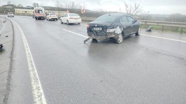 Kaynarca'da Otomobil Bariyere Çarptı: 1 Yaralı