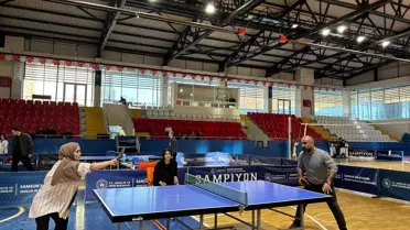 Salıpazarı'nda Sağlık Çalışanları Masa Tenisi Turnuvası