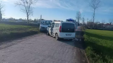 Bafra'da Trafik Kazası: 2 Yaralı