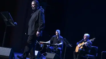 Sanatçı Hasan Sağındık 'Külliye'de Ramazan' etkinliklerinde konser verdi