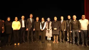 Oğuz Aksaç Erciş'te Konser Verdi