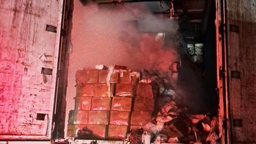 Peçete Yüklü Tırda Yangın