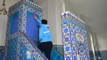 Yanan Camii Yeniden Açıldı