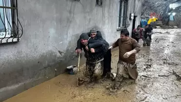 Şırnak'ta Sağanak Yağış Hayatı Olumsuz Etkiledi