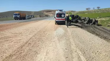 Şırnak'ta Kamyon Devrildi, Sürücü Yaralandı