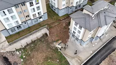 Serdivan'da İstinat Duvarı Çöktü