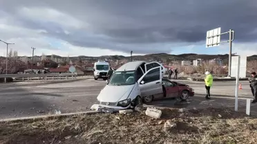 Gemerek'te Trafik Kazası: 3 Yaralı
