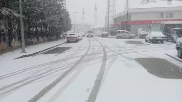 Sivrice'de Kar Yağışı Etkili Oldu