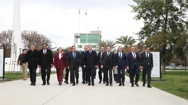 Akar KKTC'de Temaslarda Bulundu