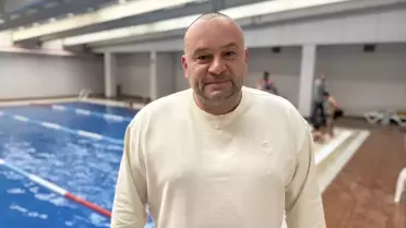 Down Sendromlu Çocuklar Yüzme Yarışmasında Madalya Kazandı