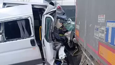 Çerkezköy'de İşçi Servisi ile Tır Çarpıştı