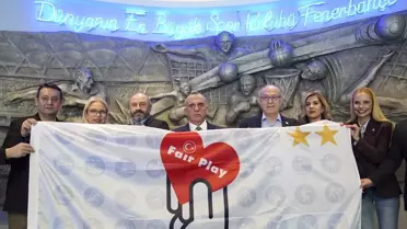 Fenerbahçe'ye Fair Play Altın Şeref Bayrağı