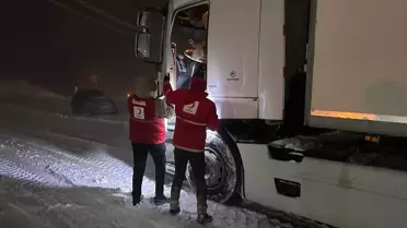 Kar Nedeniyle Yolda Kalanlara Kumanya