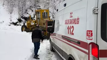 Kara Saplanan Ambulans Kurtarıldı