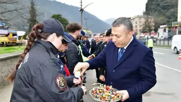 Vali Şahin'den Şehitlik Ziyareti