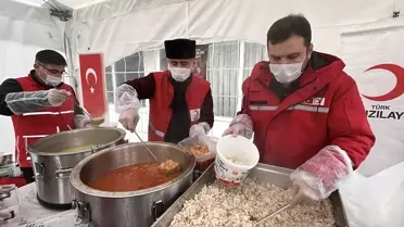 Kızılay Ramazan'da İhtiyaç Sahiplerine 500 Yemek Dağıtıyor