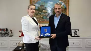 Kızılay Edirne Yeni Yönetimi Vali'yi Ziyaret Etti