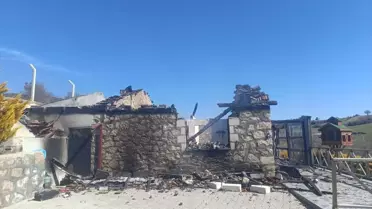 Uşak'ta Bağ Evinde Yangın