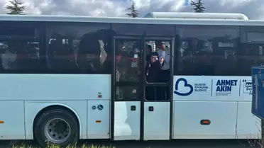 Uşak'ta Balıkesirspor taraftarlarını taşıyan otobüse taşlı saldırı